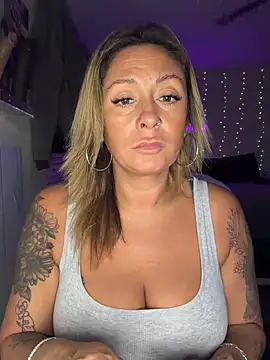 bossyroxy84 online show from 11.16.25