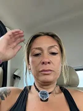 bossyroxy84 online show from 05.15.26