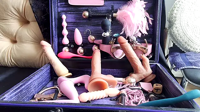 Snapshot of Chanel_Noire chatting on 03.05.25 Chanel Noire online show from 03.05.25