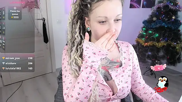 HoneySallyMoore online show from 01.01.25