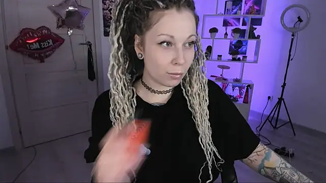 HoneySallyMoore online show from 10.22.25