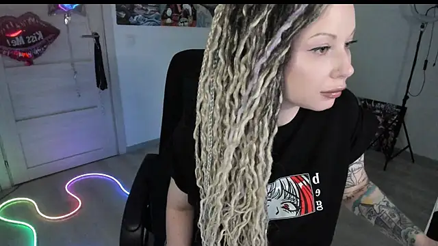 HoneySallyMoore online show from 04.05.26