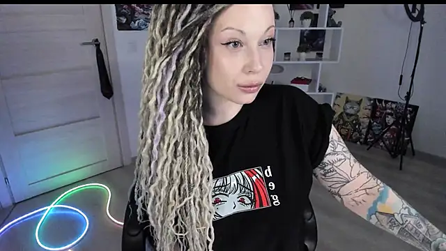 HoneySallyMoore online show from 04.25.26