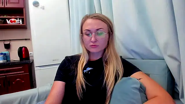 Snapshot of your_Goddess_Eva chatting on 09.12.25 your Goddess Eva online show from 09.12.25