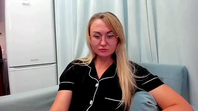 Snapshot of your_Goddess_Eva chatting on 09.19.25 your Goddess Eva online show from 09.19.25