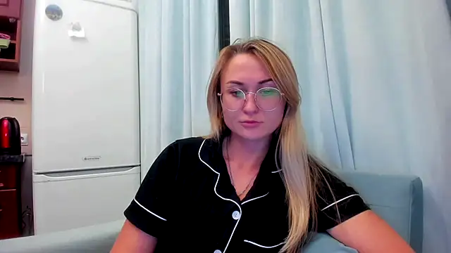 Snapshot of your_Goddess_Eva chatting on 09.22.25 your Goddess Eva online show from 09.22.25