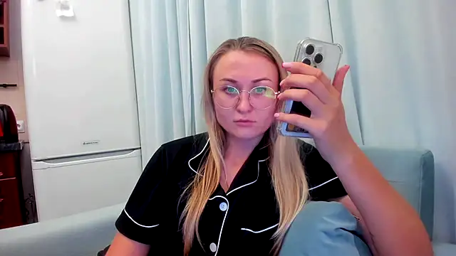 Snapshot of your_Goddess_Eva chatting on 09.23.25 your Goddess Eva online show from 09.23.25