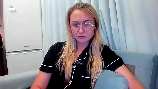Snapshot of your_Goddess_Eva chatting on 09.25.25 your Goddess Eva online show from 09.25.25
