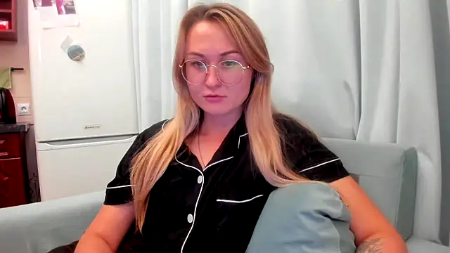 Snapshot of your_Goddess_Eva chatting on 10.07.25 your Goddess Eva online show from 10.07.25