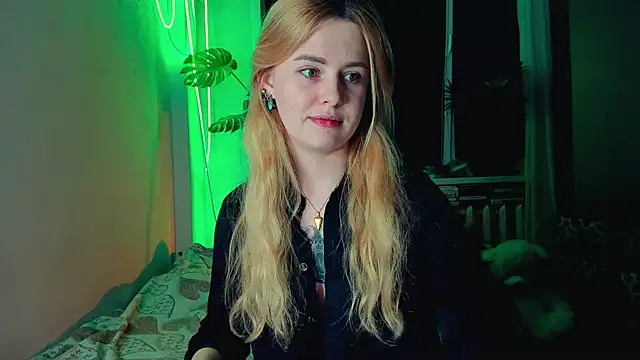 Alexa Pirs online show from 03.14.25