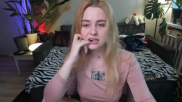 Alexa Pirs online show from 04.06.26