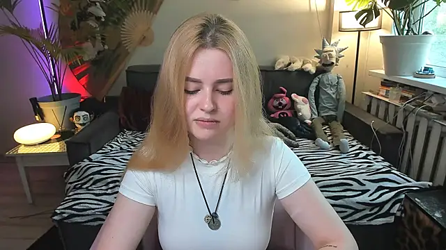 Alexa Pirs online show from 06.18.26