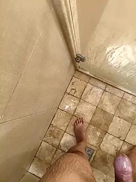 Snapshot of henri69 chatting on 12.14.25 henri69 online show from 12.14.25