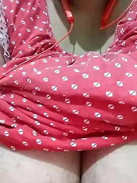 Snapshot of Lizza_boudi chatting on 03.11.25 Lizza boudi online show from 03.11.25