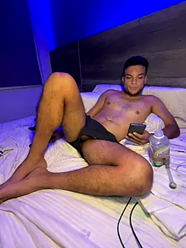 Snapshot of Brunohorny@xh chatting on 11.30.25 Brunohornyxh online show from 11.30.25