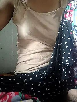 Snapshot of lovely----bhabhi chatting on 11.18.25 lovely----bhabhi online show from 11.18.25