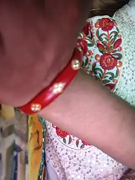 Snapshot of lovely----bhabhi chatting on 12.22.25 lovely----bhabhi online show from 12.22.25