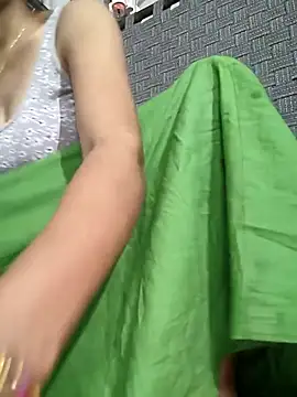 Snapshot of lovely----bhabhi chatting on 02.18.26 lovely----bhabhi online show from 02.18.26