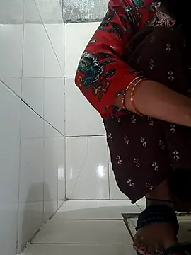 Snapshot of lovely----bhabhi chatting on 02.26.26 lovely----bhabhi online show from 02.26.26