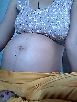 Snapshot of lovely----bhabhi chatting on 03.16.26 lovely----bhabhi online show from 03.16.26
