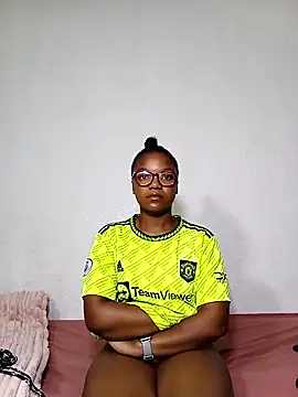 Snapshot of Kylie6lack chatting on 02.14.25 Kylie6lack online show from 02.14.25