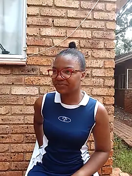 Snapshot of Kylie6lack chatting on 02.14.25 Kylie6lack online show from 02.14.25