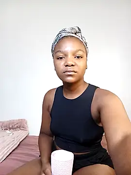 Snapshot of Kylie6lack chatting on 03.19.25 Kylie6lack online show from 03.19.25