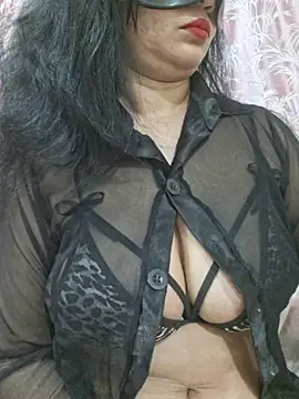 Snapshot of Jassi_Does chatting on 05.17.26 Jassi Does online show from 05.17.26