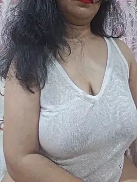 Snapshot of Jassi_Does chatting on 05.18.26 Jassi Does online show from 05.18.26