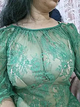 Snapshot of Jassi_Does chatting on 05.24.26 Jassi Does online show from 05.24.26
