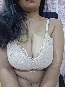 Snapshot of Jassi_Does chatting on 05.28.26 Jassi Does online show from 05.28.26
