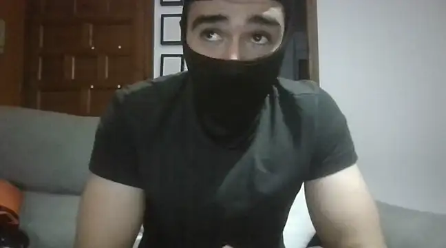 Snapshot of ESCOMOFUC chatting on 02.25.25 ESCOMOFUC online show from 02.25.25