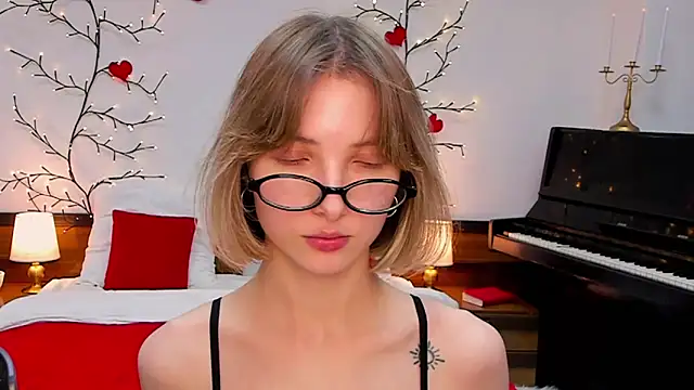 Snapshot of dej4vue chatting on 03.20.25 dej4vue online show from 03.20.25