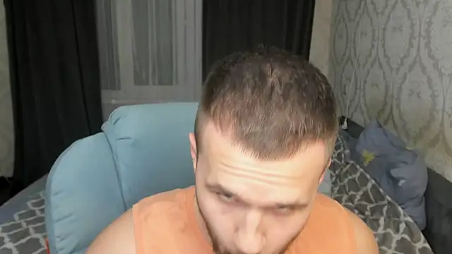 Snapshot of Vladik_b chatting on 02.12.25 Vladik b online show from 02.12.25