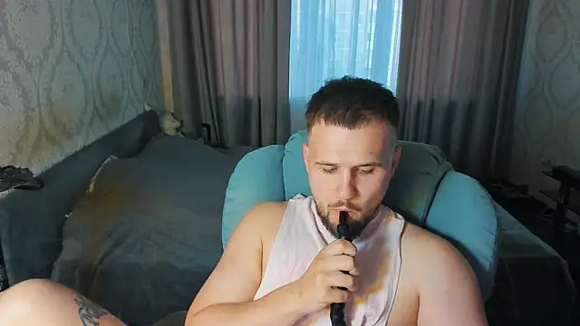 Snapshot of Vladik_b chatting on 06.20.26 Vladik b online show from 06.20.26