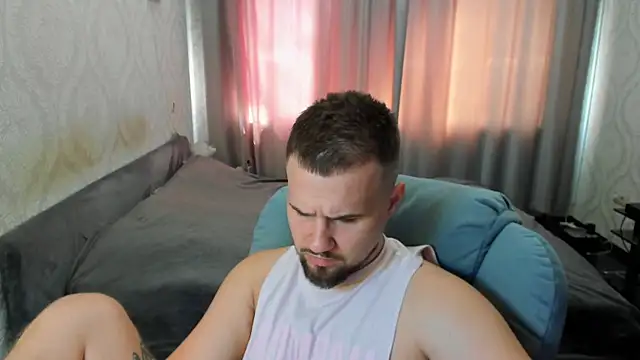 Snapshot of Vladik_b chatting on 07.15.26 Vladik b online show from 07.15.26