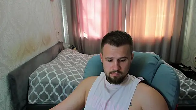 Snapshot of Vladik_b chatting on 07.24.26 Vladik b online show from 07.24.26