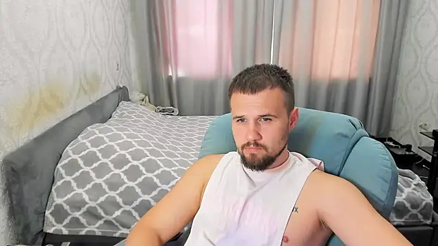 Snapshot of Vladik_b chatting on 07.29.26 Vladik b online show from 07.29.26
