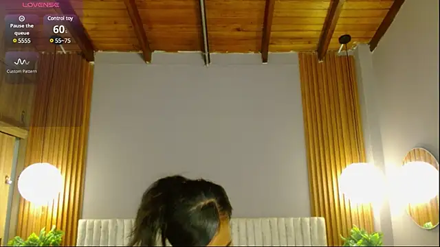 Snapshot of TianaSky chatting on 03.22.25 TianaSky online show from 03.22.25