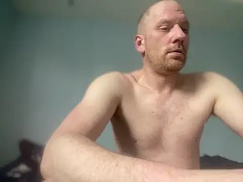 Krzysiekg123 online show from 02.27.25