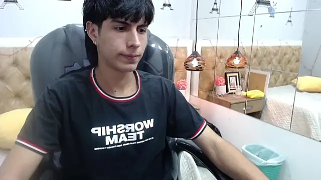 Estiv18  online show from 02.13.25