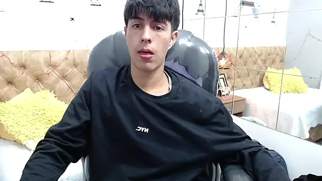 Estiv18  online show from 03.17.25