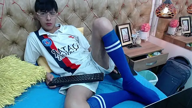 Estiv18  online show from 03.23.25