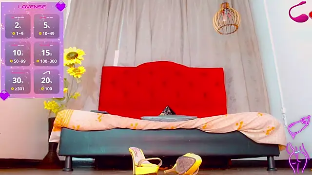 Snapshot of katha_Crawford chatting on 11.06.25 katha Crawford online show from 11.06.25