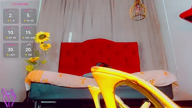 Snapshot of katha_Crawford chatting on 11.13.25 katha Crawford online show from 11.13.25