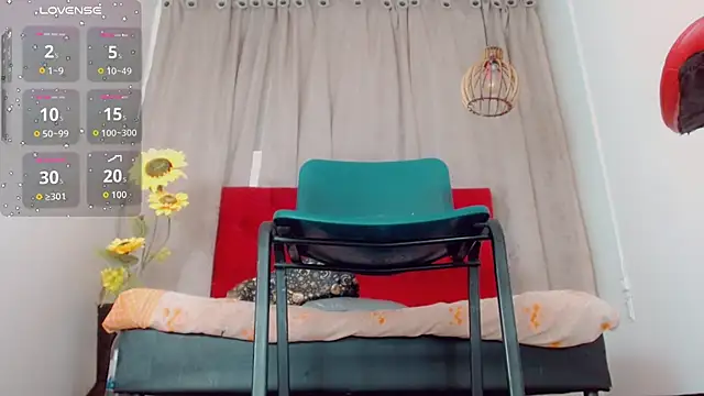 Snapshot of katha_Crawford chatting on 11.18.25 katha Crawford online show from 11.18.25