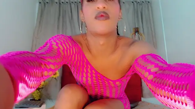 Snapshot of katha_Crawford chatting on 12.04.25 katha Crawford online show from 12.04.25