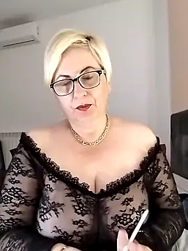Snapshot of Pumabionda chatting on 05.17.26 Pumabionda online show from 05.17.26