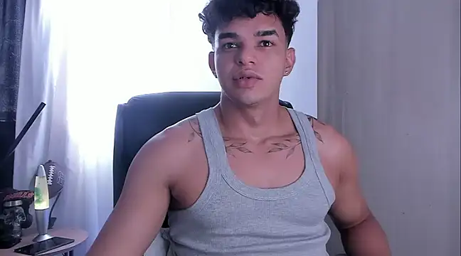 Snapshot of samm_sv chatting on 02.12.25 samm sv online show from 02.12.25