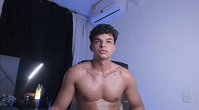 Snapshot of samm_sv chatting on 02.15.25 samm sv online show from 02.15.25